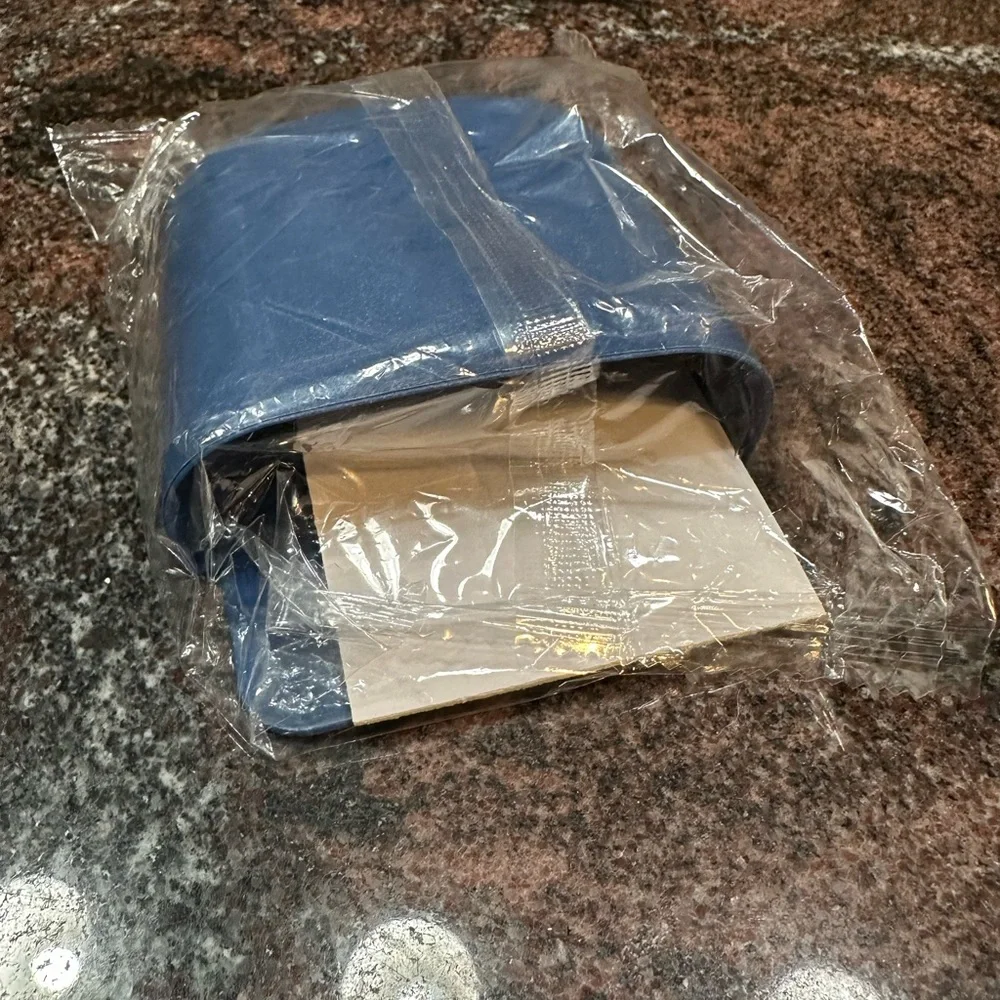 NWT Sticky back phone holder